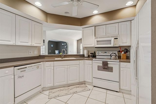 4181 CENTER POINTE CIRCLE 91B, Sarasota, FL 34233