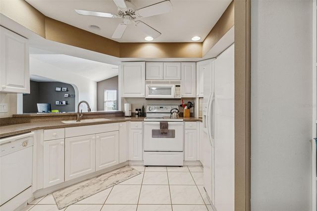 4181 CENTER POINTE CIRCLE 91B, Sarasota, FL 34233