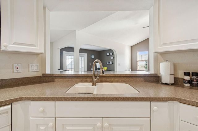 4181 CENTER POINTE CIRCLE 91B, Sarasota, FL 34233