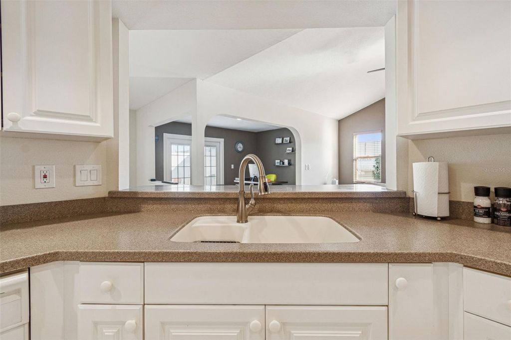 Image 17 of property listing at 4181 CENTER POINTE CIRCLE 91B, Sarasota, FL 34233