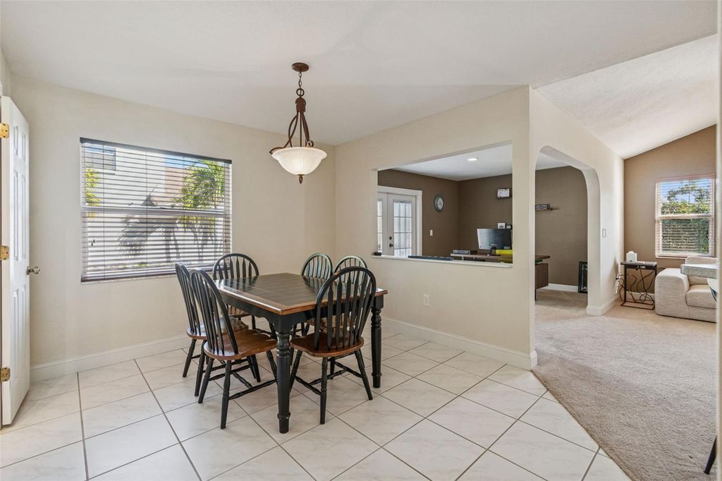 Image 19 of property listing at 4181 CENTER POINTE CIRCLE 91B, Sarasota, FL 34233