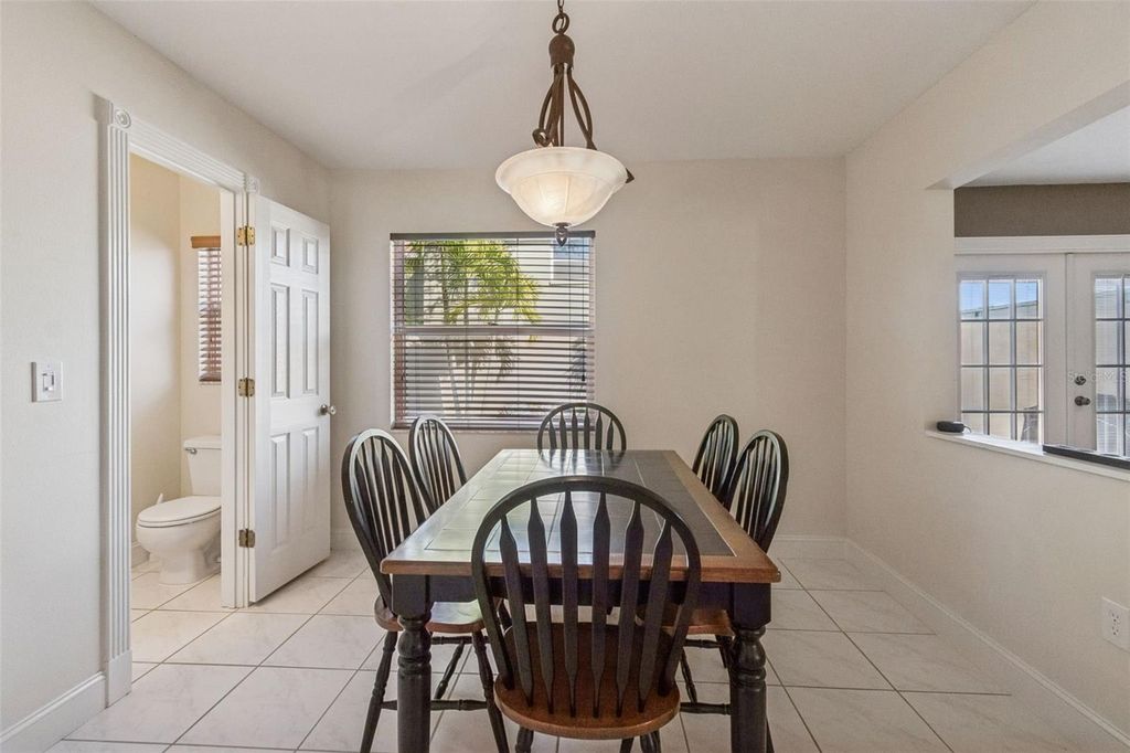 Image 21 of property listing at 4181 CENTER POINTE CIRCLE 91B, Sarasota, FL 34233
