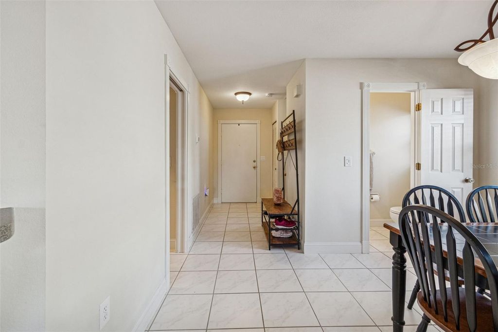 Image 24 of property listing at 4181 CENTER POINTE CIRCLE 91B, Sarasota, FL 34233