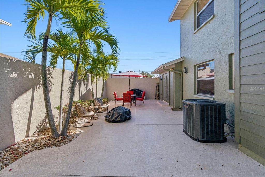Image 37 of property listing at 4181 CENTER POINTE CIRCLE 91B, Sarasota, FL 34233