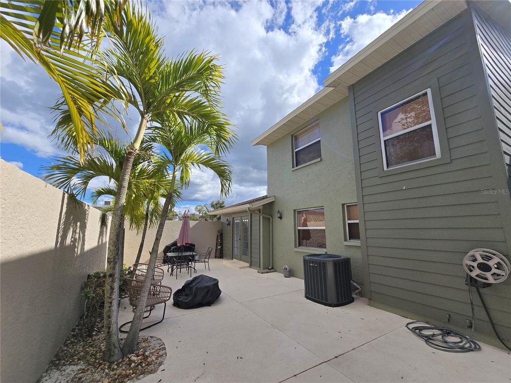 Image 38 of property listing at 4181 CENTER POINTE CIRCLE 91B, Sarasota, FL 34233