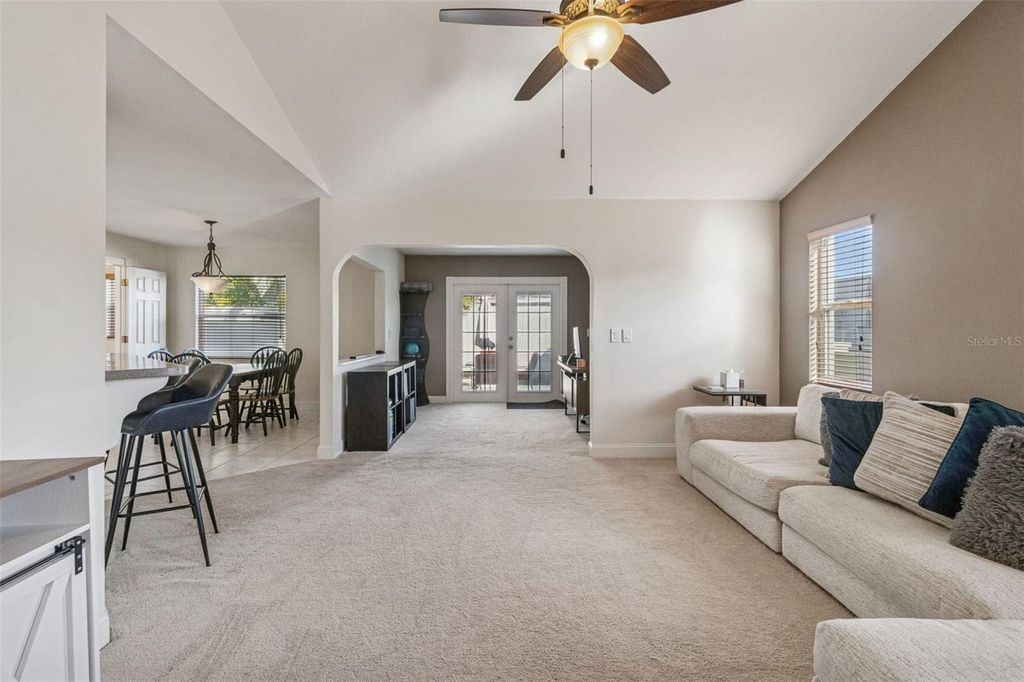 Image 5 of property listing at 4181 CENTER POINTE CIRCLE 91B, Sarasota, FL 34233