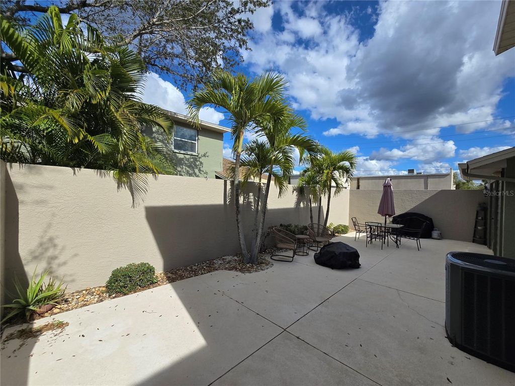 Image 41 of property listing at 4181 CENTER POINTE CIRCLE 91B, Sarasota, FL 34233