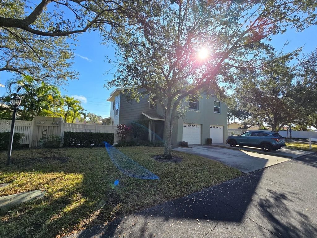 Image 46 of property listing at 4181 CENTER POINTE CIRCLE 91B, Sarasota, FL 34233