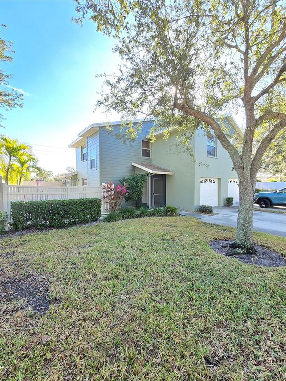 Image 48 of property listing at 4181 CENTER POINTE CIRCLE 91B, Sarasota, FL 34233