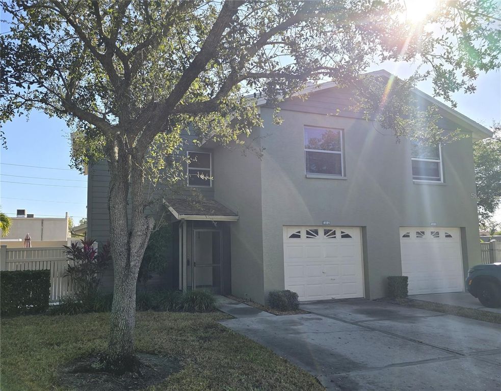 Image 49 of property listing at 4181 CENTER POINTE CIRCLE 91B, Sarasota, FL 34233