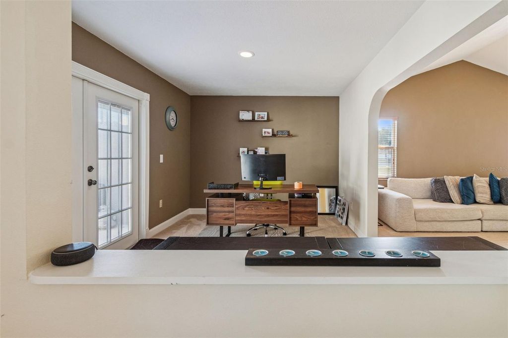 Image 10 of property listing at 4181 CENTER POINTE CIRCLE 91B, Sarasota, FL 34233