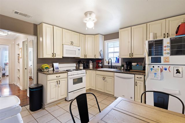 629 Alameda Road, Azle, TX 76020
