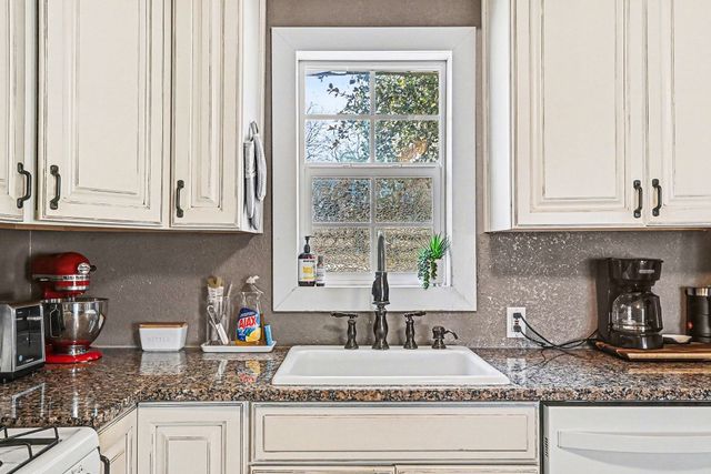 629 Alameda Road, Azle, TX 76020