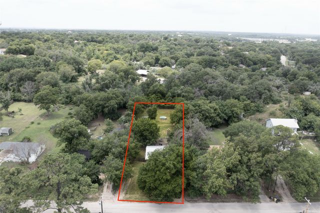 629 Alameda Road, Azle, TX 76020