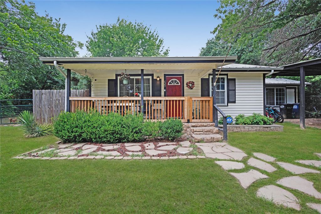 629 Alameda Road, Azle, TX 76020