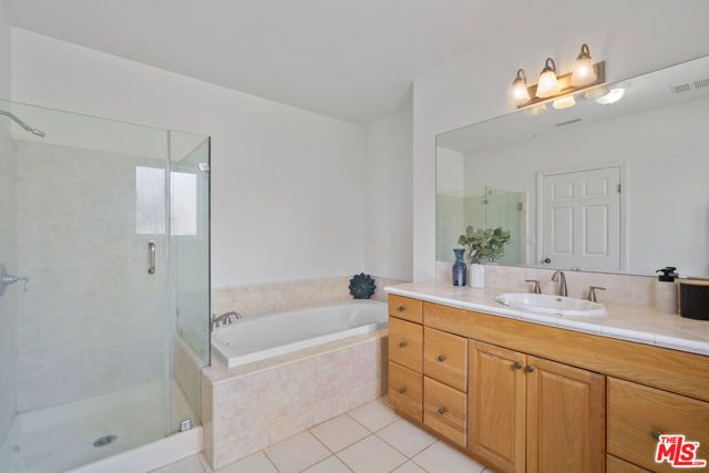 1142 S Windsor Boulevard, Los Angeles, CA 90019