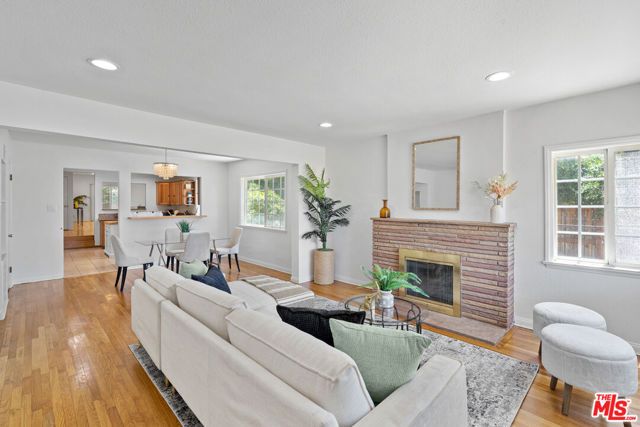 1142 S Windsor Boulevard, Los Angeles, CA 90019