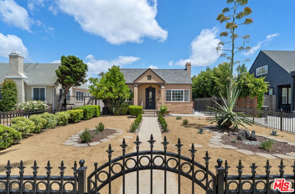 1142 S Windsor Boulevard, Los Angeles, CA 90019