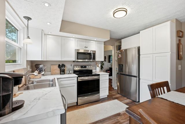 2402 Clover Blossom Court, Grove City, OH 43123