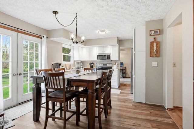 2402 Clover Blossom Court, Grove City, OH 43123