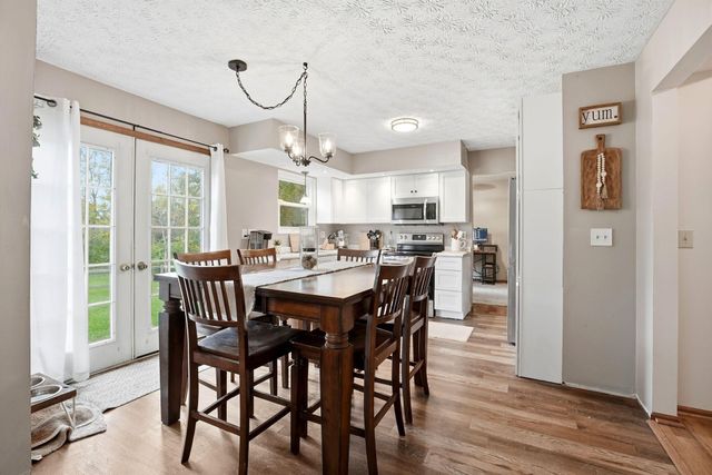 2402 Clover Blossom Court, Grove City, OH 43123