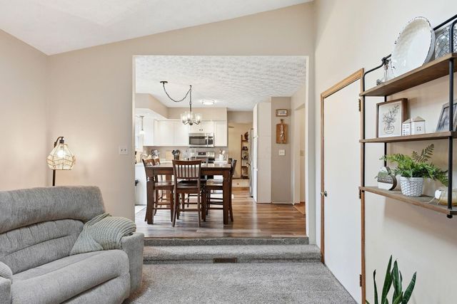 2402 Clover Blossom Court, Grove City, OH 43123