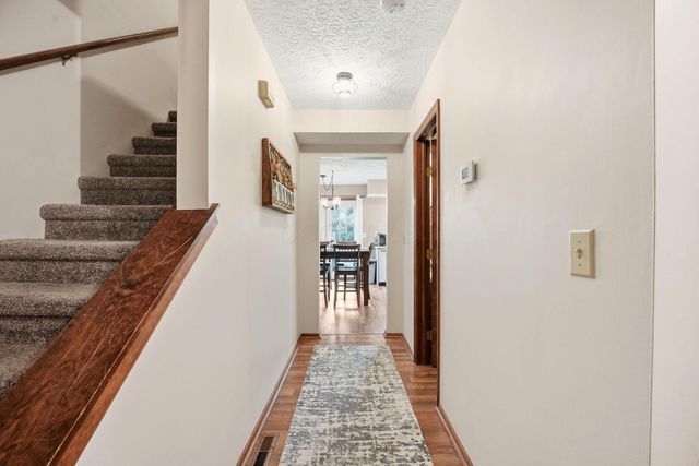 2402 Clover Blossom Court, Grove City, OH 43123