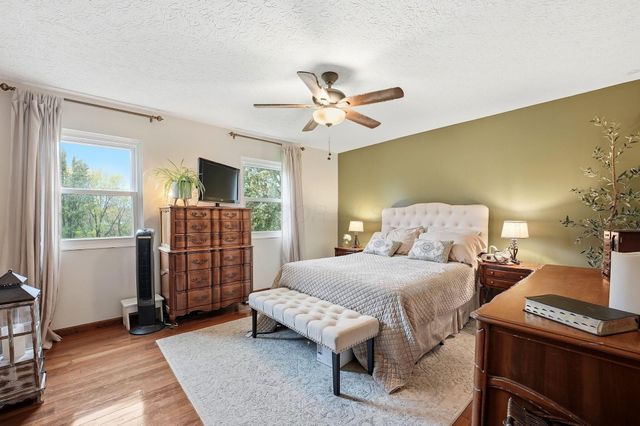 2402 Clover Blossom Court, Grove City, OH 43123