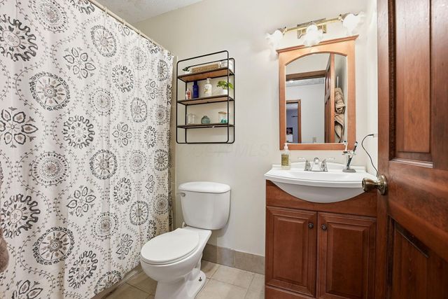 2402 Clover Blossom Court, Grove City, OH 43123