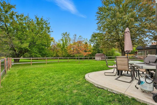 2402 Clover Blossom Court, Grove City, OH 43123