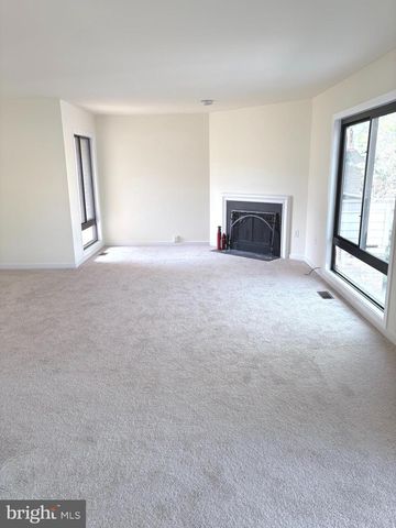 9711 LAKE SHORE DR, Montgomery Village, MD 20886