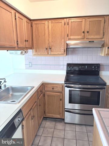 9711 LAKE SHORE DR, Montgomery Village, MD 20886