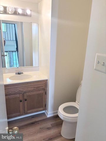 9711 LAKE SHORE DR, Montgomery Village, MD 20886