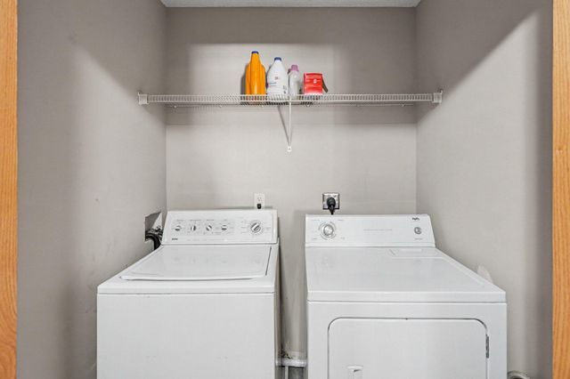 5420 144th Way NW 14, Anoka, MN 55303