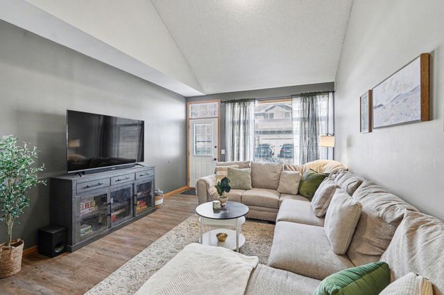 5420 144th Way NW 14, Anoka, MN 55303