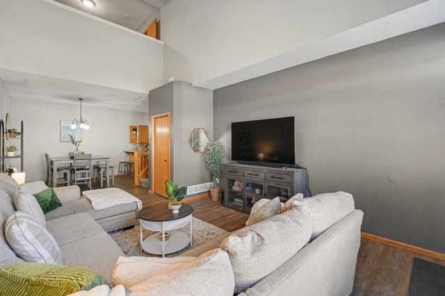 5420 144th Way NW 14, Anoka, MN 55303