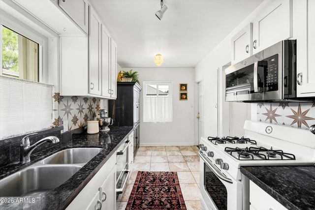 537 W VIRGINIA Avenue, Phoenix, AZ 85003