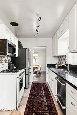 537 W VIRGINIA Avenue, Phoenix, AZ 85003