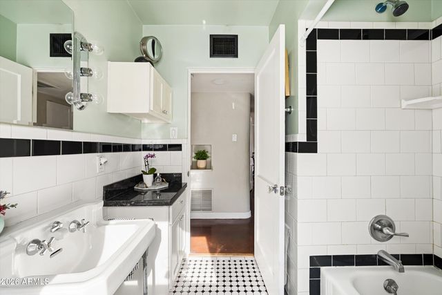 537 W VIRGINIA Avenue, Phoenix, AZ 85003