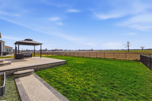 51463 Water Mark Drive, Macomb Twp, MI 48042