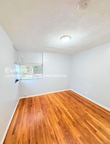 18455 Wormer Street, Detroit, MI 48219