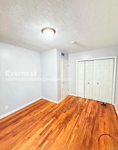 18455 Wormer Street, Detroit, MI 48219