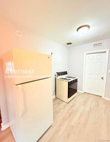 18455 Wormer Street, Detroit, MI 48219