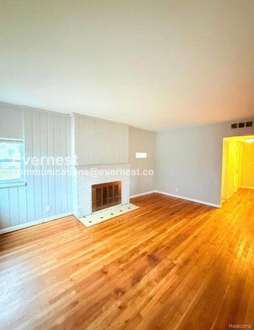 18455 Wormer Street, Detroit, MI 48219