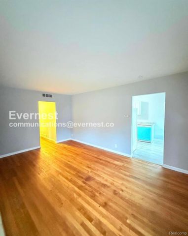 18455 Wormer Street, Detroit, MI 48219