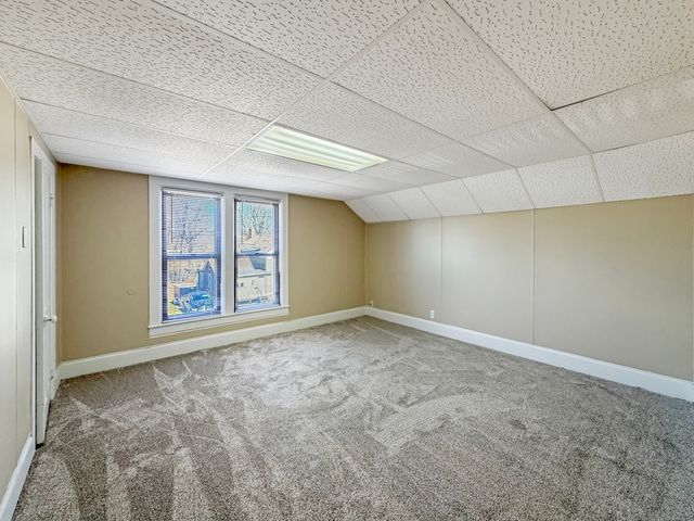 407 E Winneshiek Street, Freeport, IL 61032