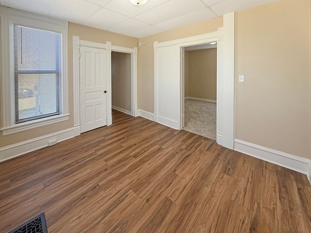 407 E Winneshiek Street, Freeport, IL 61032