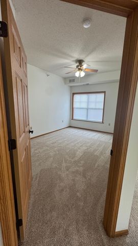 5650 Boone Avenue N 120, New Hope, MN 55428