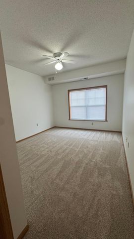 5650 Boone Avenue N 120, New Hope, MN 55428