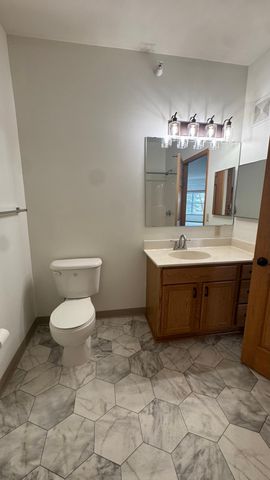 5650 Boone Avenue N 120, New Hope, MN 55428